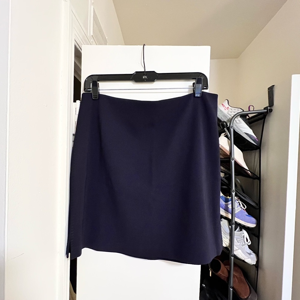 Theory mini skirt NWT